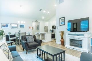 Chic Modern new home in St Augustine gameroom-spotless - 9