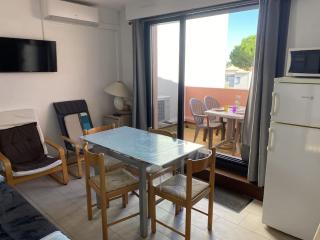 T2 avec piscine proche plage - 0