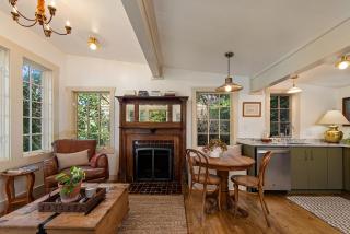 Luxury Riverview Cottage - walk to town & trails - 4