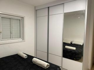 דירת 4 חדרים מתוקה ברחובות מרכז העיר קרובה לכל מקום - 0