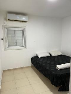 דירת 4 חדרים מתוקה ברחובות מרכז העיר קרובה לכל מקום - 1