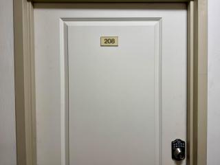 ATL Downtown 2BR King Bed Free Parking and Gym LM208 - 5