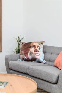 Chic Minimalist City Retreat - 4