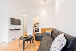 Blarney Apt 1BR Sleeps 4 - 1