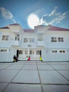 Bots Three Bedroom Luxury Apartment - 0