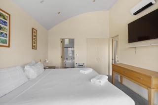 Belfast Retreat - Views and Spa Pool - Queenstown - 1