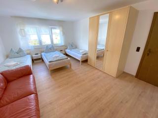 IV Apartment 12 Personen - Monteurzimmer - Ferienwohnung - Kronwieden - 1