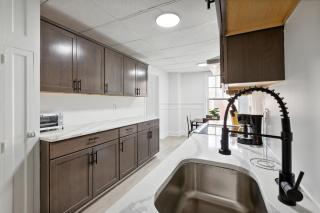 East 419i Modern Suite I Pool I Gym - Rochester - 8