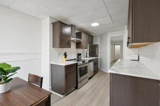 East 419i Modern Suite I Pool I Gym - Rochester - 1