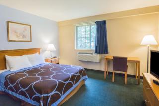 Super 8 by Wyndham East Stroudsburg - Poconos - 5