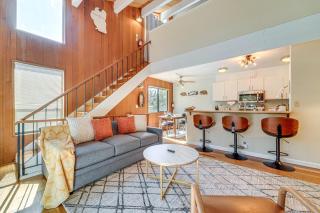 5 Mi to Northstar Bear Den Home with Decks! - Kings Beach - 0