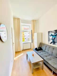 5BR Shared Apt Ideal for Groups 7 Min to Westbahnhof - Wenen - 6