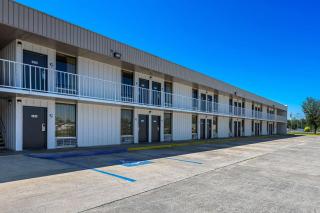 Americas Best Value Inn Hamilton - Hamilton - 9