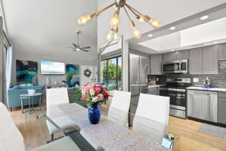Beach Rd, 300ft to Beach Access & 500ft to Siesta Key Village, 2bdr & Studio - 2
