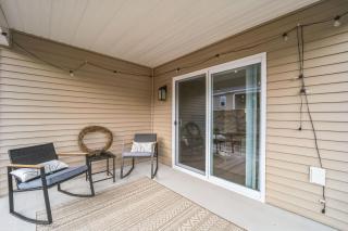 Serene 2-Bedroom Condo in Traverse City - Williamsburg - 2