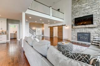 Steps From Oneida Lake Spacious Gem with Game Room! - Cicero - 7