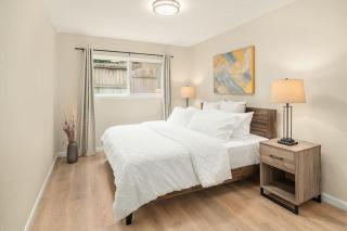 Remodeled Bellevue Family home w AC close to everything - Bellevue - 4