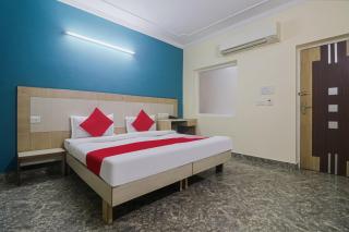 Capital O Crown Inn Near Appu Ghar - Gurgaon - 1