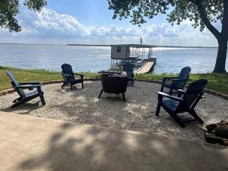 Lakefront Home with Boat Dock, Fire Pit and Paddle Boards - 9