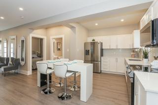 Charming newly renovated three bedroom cozy home. - 8