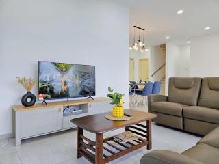Penthouse Atlantis Melaka 12 pax - Malacca - 9