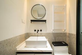 Molly House-Near People's Square,Nanjing West Road Subway, 3-Bedrooms with Elevator,2 bathrooms 1bathtub Apart ment - 1