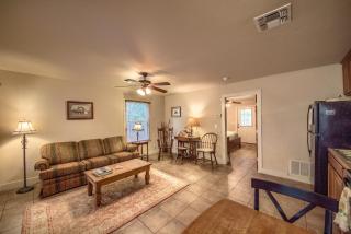 Annettes Cottage A - Fredericksburg - 1