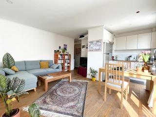 Appartement vue jardin proche canal Saint-Martin - París - 0