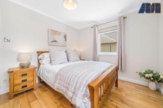 Large Family Home with Hot Tub or Jacuzzi, Log Burner - Bearsden - 7