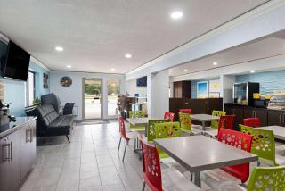 Days Inn by Wyndham Miami - 6