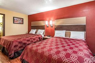 Econo Lodge - Worthington - 1