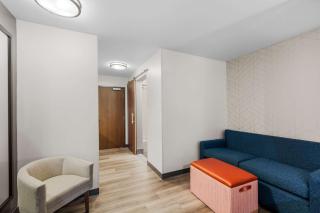 Everhome Suites Lexington - Horse Park - 2