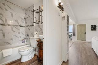 Charming 2BR 1Bath SofaBed with Mountain Sunset and Ocean Views - 3