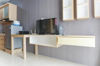 Comfy and Minimalist Studio Dave Apartment near Universitas Indonesia By Travelio - Pondoktjing Dua - 2