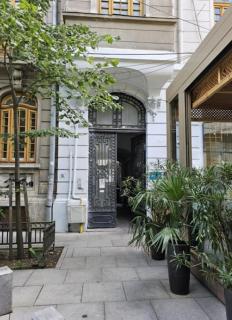 Heart of City Center 4br 2bath 10 pers - Bucarest - 1