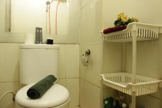Spacious and Stylish 1BR Gateway Ahmad Yani Cicadas Apartment By Travelio - Bandung - 6