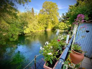 Les Capucines - LʼIsle-sur-la-Sorgue - 1