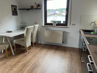 Superschöne 4-Zimmerwohnung - Hallstadt - 3