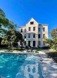 Demeure Saint Louis Historic manor, City 700m, parking,A C,Clim,WIFI, heated pool, city view - Carcassonne - 0