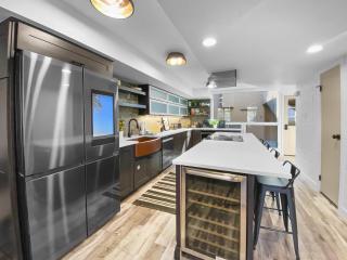 1674 Captain Molly's Hideout! Walk to Slopes! Hottub Pool! condo - 8