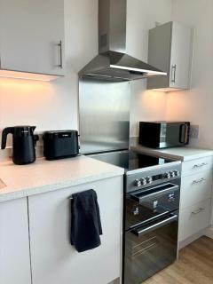 New Luxurious 2 Bedroom Apartment in East London! - Barking - 6