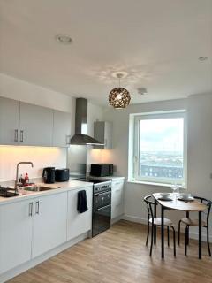 New Luxurious 2 Bedroom Apartment in East London! - Barking - 4