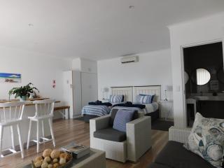 Rivertides Self Catering Guest House - 8