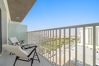 Modern 1 Bed with Sofa Bed and Access to Pool and Gym - Dubai - 7