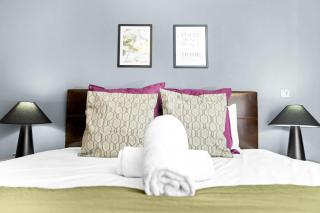 2-Bedroom Apartment in Heart of the City - China Town - Balcony - Secure Parking Included 48A - Birmingham - 1