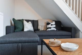 Charming 2-Bed Home with Parking - - 4