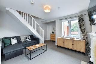 Charming 2-Bed Home with Parking - - 9