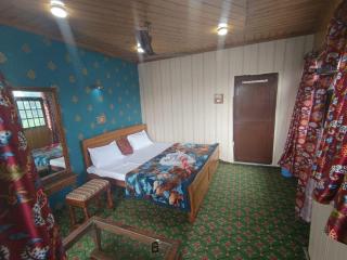 Hotel kralyari - Srinagar - 0