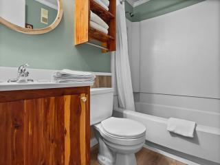 ML155 First Floor No Elevator Or Steps WiFi EZ Parking Slope Side - Snowshoe - 8