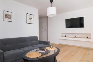 Bright Apartment in the Centre of Katowice by Noclegi Renters - Katowice - 5